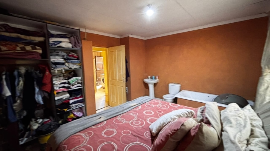 4 Bedroom Property for Sale in Etwatwa Gauteng
