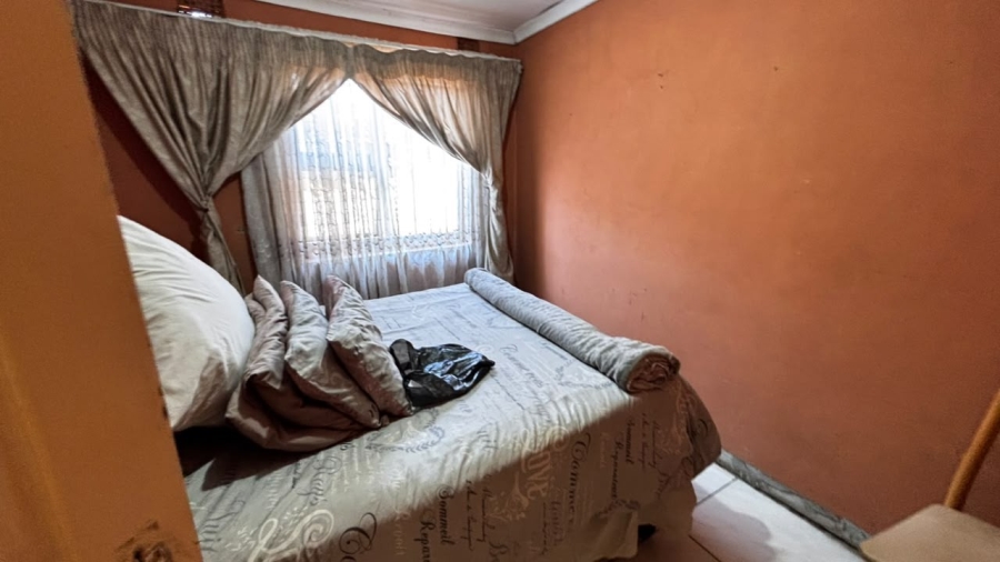 4 Bedroom Property for Sale in Etwatwa Gauteng