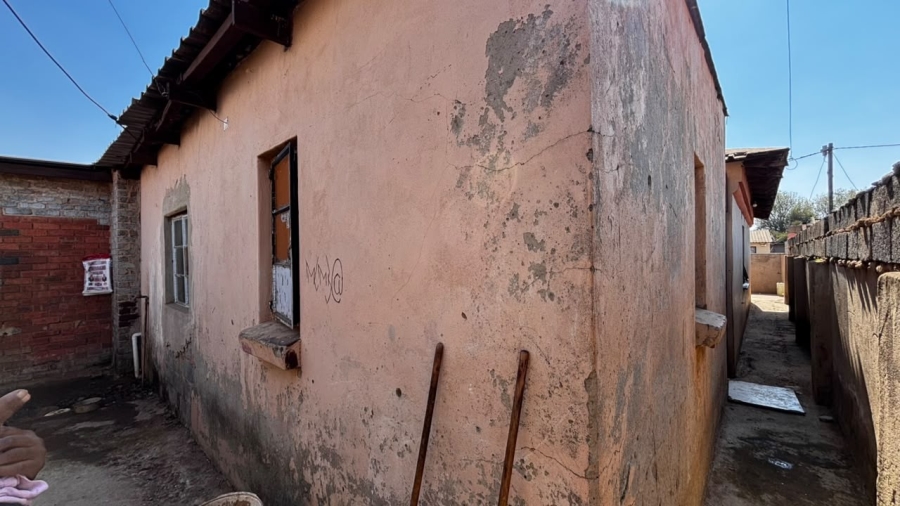 4 Bedroom Property for Sale in Etwatwa Gauteng
