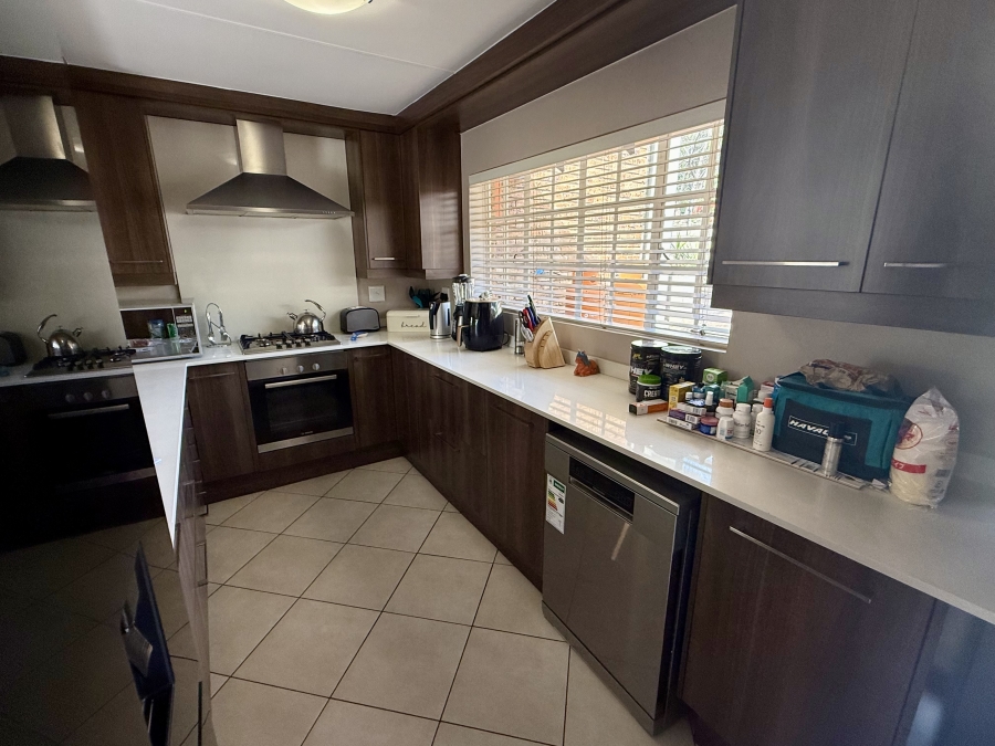 4 Bedroom Property for Sale in Strubensvallei Gauteng