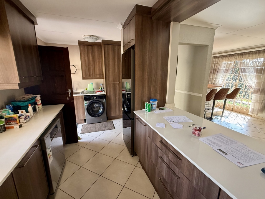 4 Bedroom Property for Sale in Strubensvallei Gauteng