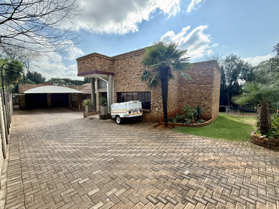 4 Bedroom Property for Sale in Strubensvallei Gauteng