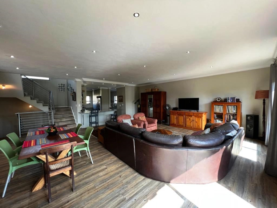 4 Bedroom Property for Sale in Eldoraigne Gauteng