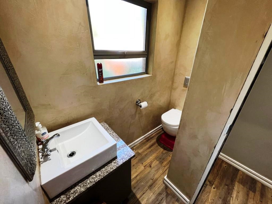 4 Bedroom Property for Sale in Eldoraigne Gauteng