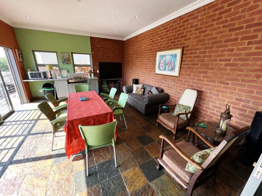 4 Bedroom Property for Sale in Eldoraigne Gauteng