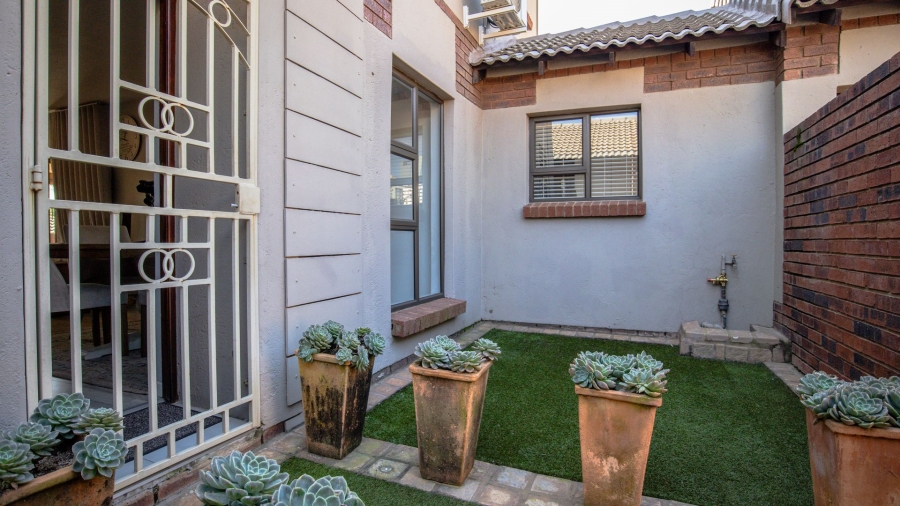 4 Bedroom Property for Sale in Rietvlei Heights Country Estate Gauteng