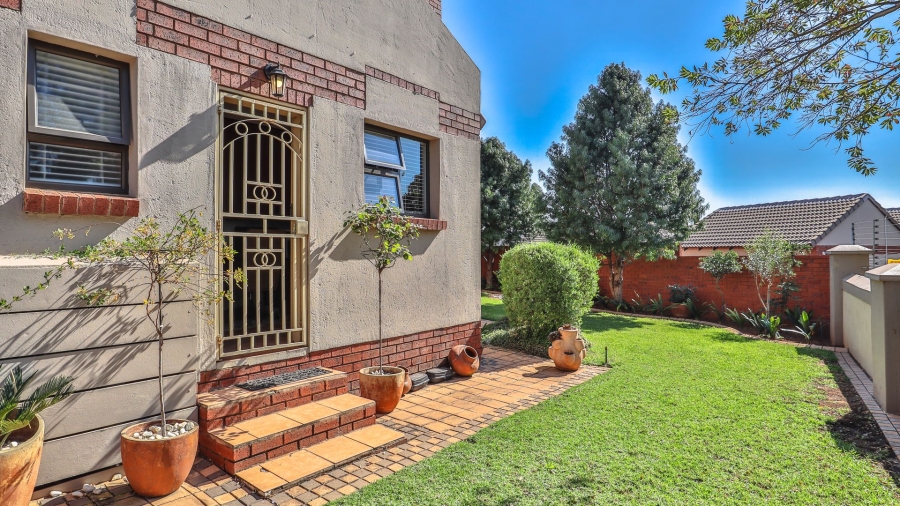 4 Bedroom Property for Sale in Rietvlei Heights Country Estate Gauteng