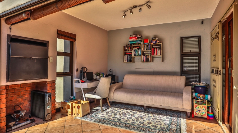 4 Bedroom Property for Sale in Rietvlei Heights Country Estate Gauteng