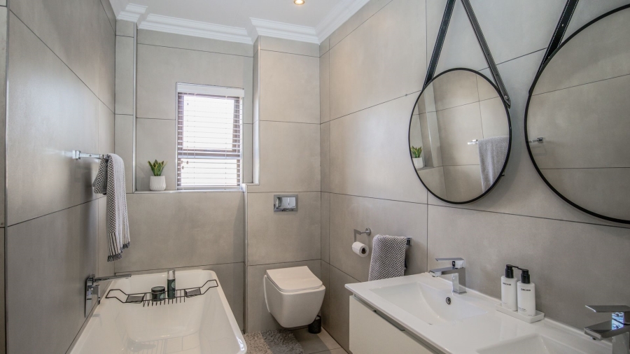 4 Bedroom Property for Sale in Rietvlei Heights Country Estate Gauteng