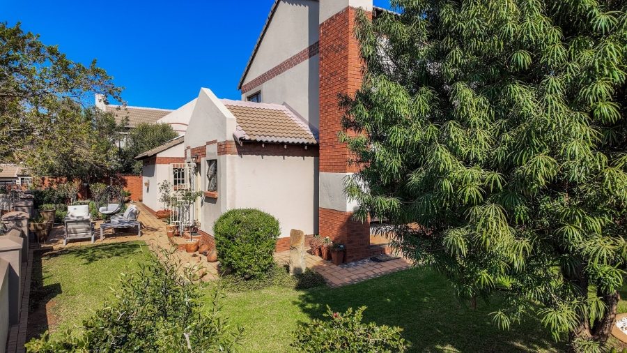 4 Bedroom Property for Sale in Rietvlei Heights Country Estate Gauteng