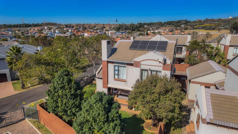 4 Bedroom Property for Sale in Rietvlei Heights Country Estate Gauteng