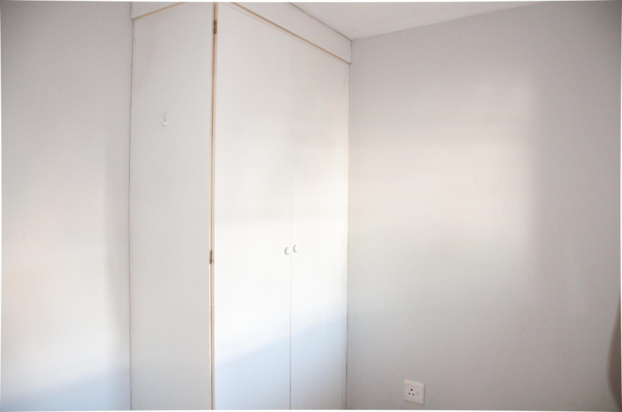 2 Bedroom Property for Sale in Vorna Valley Gauteng