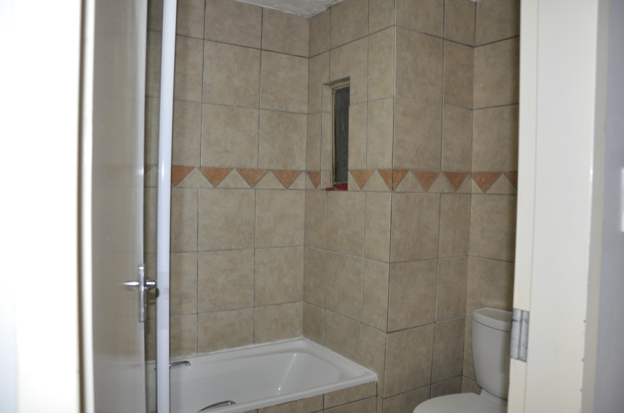 2 Bedroom Property for Sale in Vorna Valley Gauteng