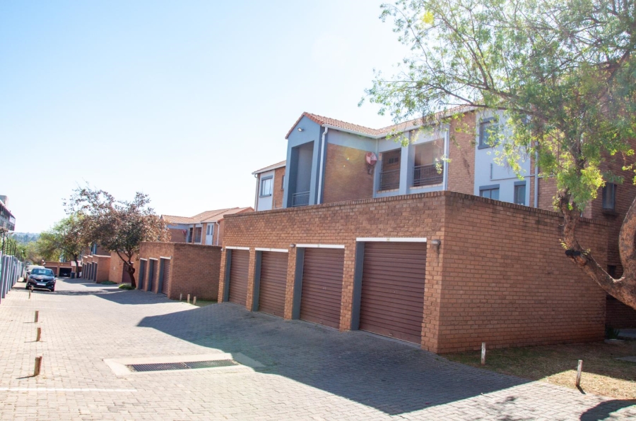 2 Bedroom Property for Sale in Vorna Valley Gauteng