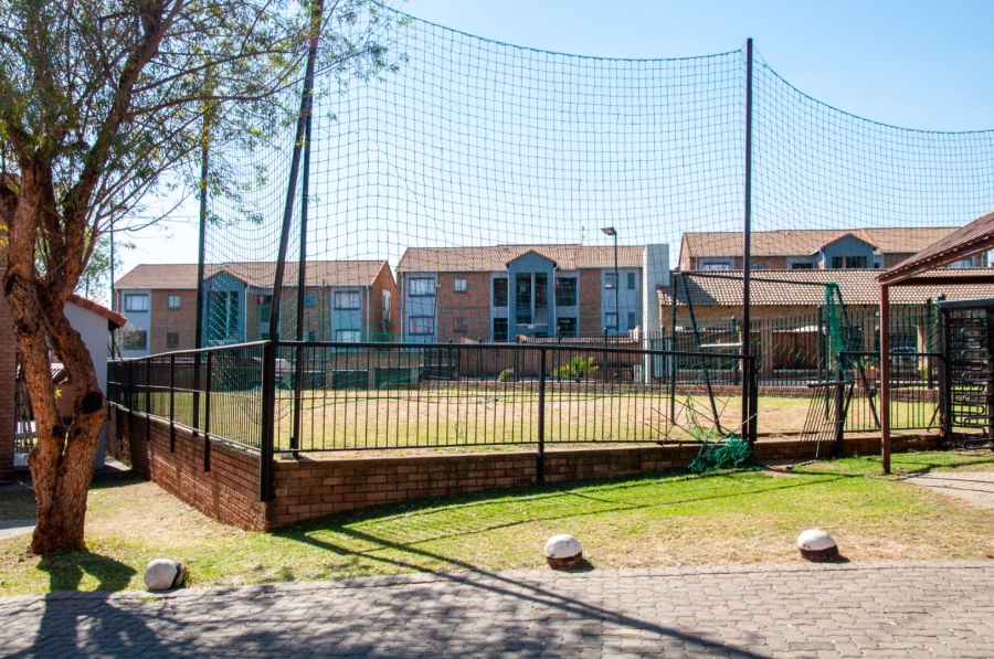 2 Bedroom Property for Sale in Vorna Valley Gauteng