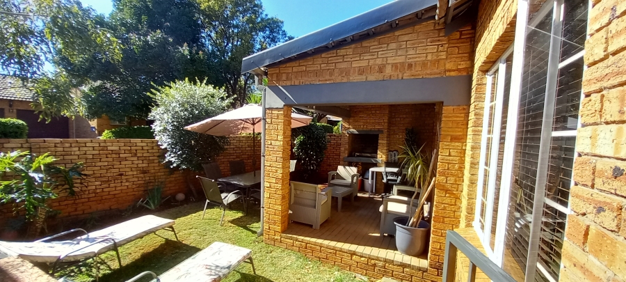 To Let 3 Bedroom Property for Rent in Weltevreden Park Gauteng