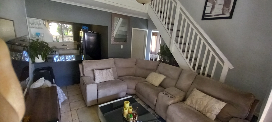 To Let 3 Bedroom Property for Rent in Weltevreden Park Gauteng
