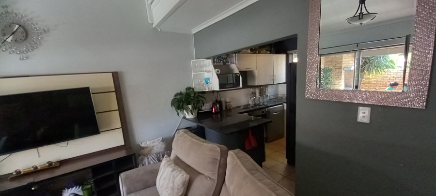 To Let 3 Bedroom Property for Rent in Weltevreden Park Gauteng