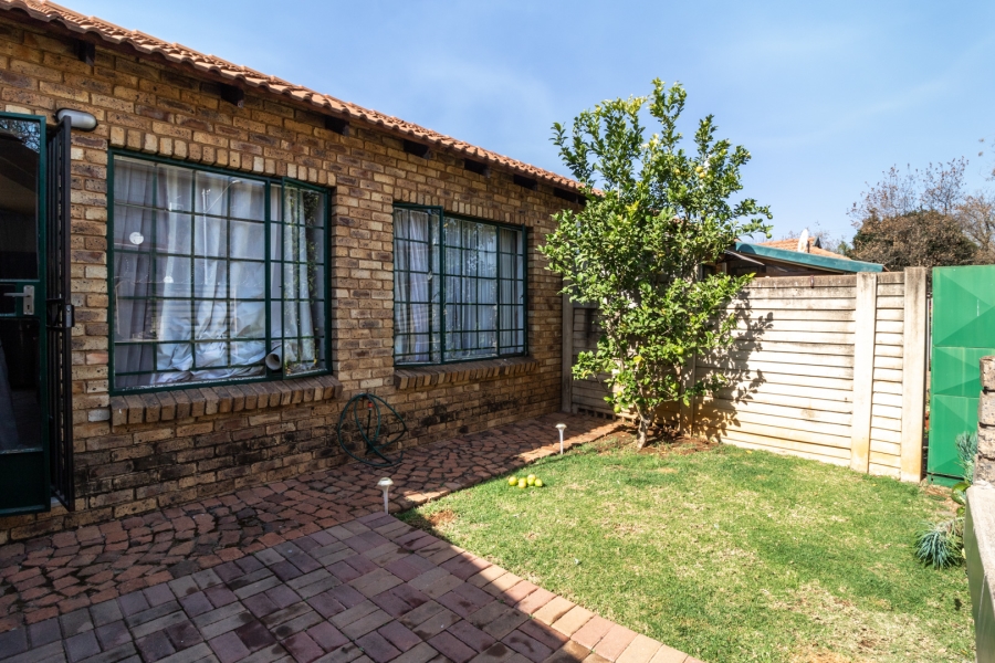 To Let 1 Bedroom Property for Rent in Moregloed Gauteng
