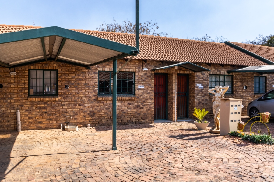 To Let 1 Bedroom Property for Rent in Moregloed Gauteng