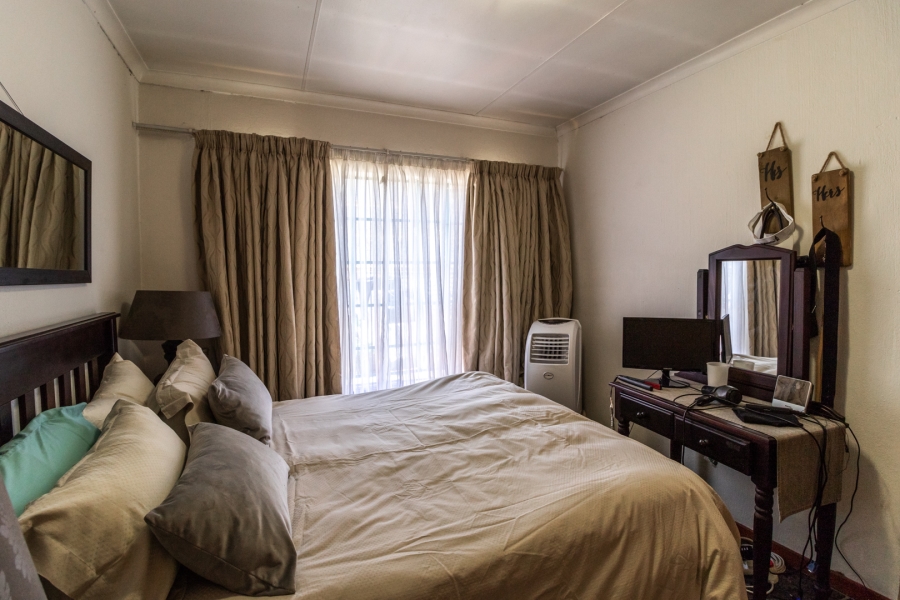 To Let 1 Bedroom Property for Rent in Moregloed Gauteng