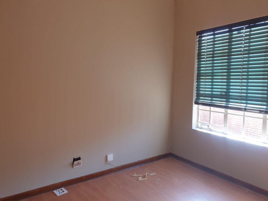 To Let 4 Bedroom Property for Rent in Sterrewag Gauteng