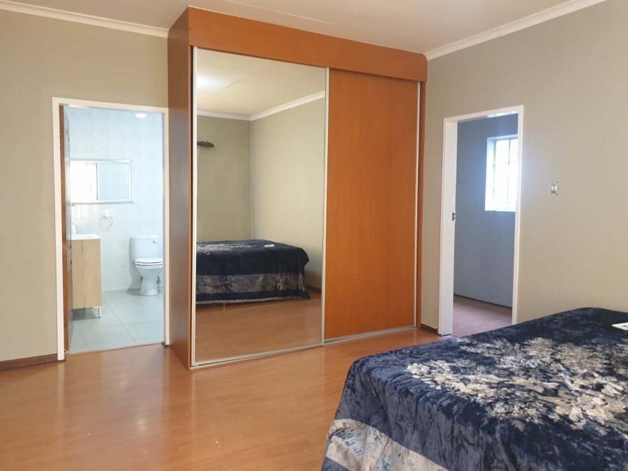 To Let 4 Bedroom Property for Rent in Sterrewag Gauteng