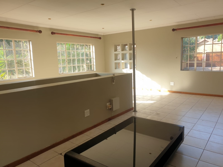 To Let 4 Bedroom Property for Rent in Sterrewag Gauteng