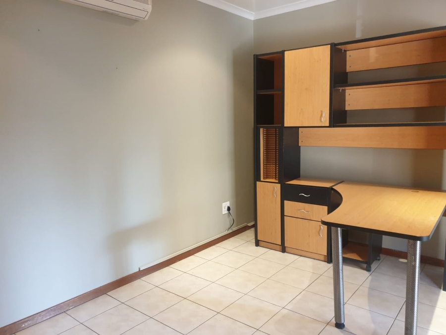 To Let 4 Bedroom Property for Rent in Sterrewag Gauteng