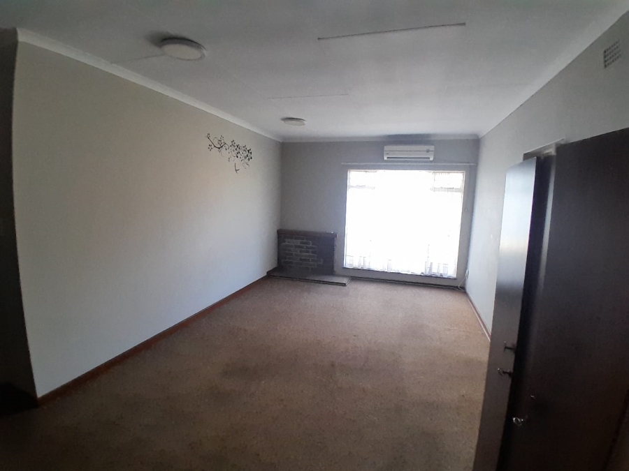 To Let 1 Bedroom Property for Rent in Croydon Gauteng