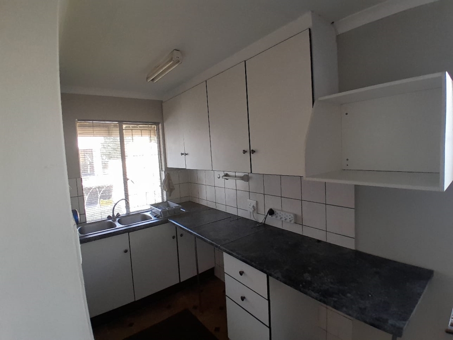 To Let 1 Bedroom Property for Rent in Croydon Gauteng