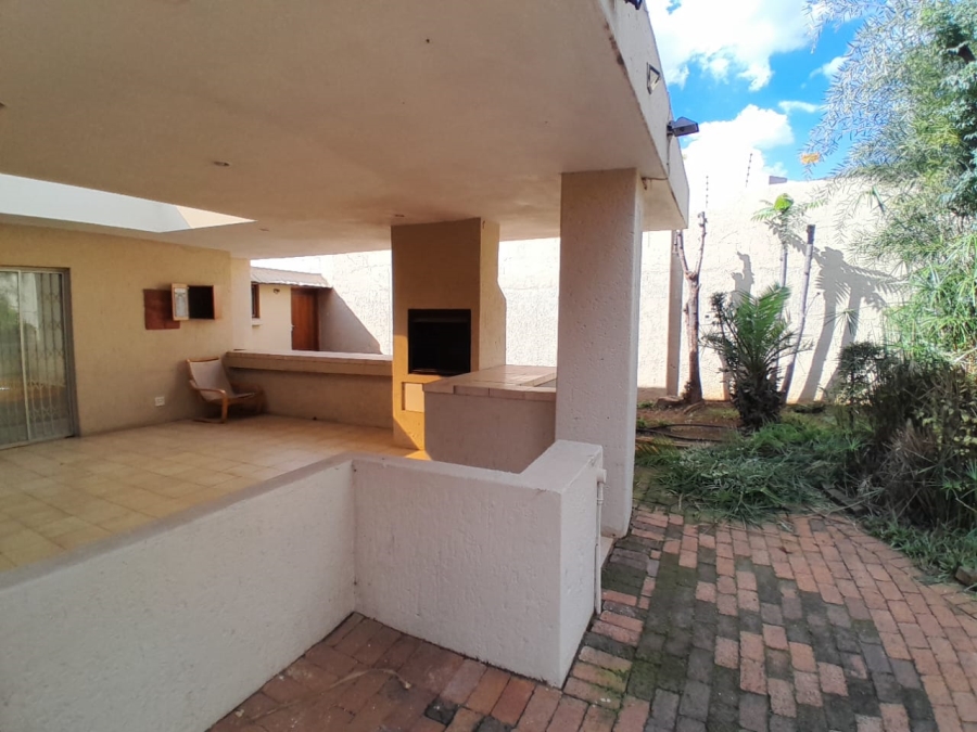 10 Bedroom Property for Sale in Bedfordview Gauteng