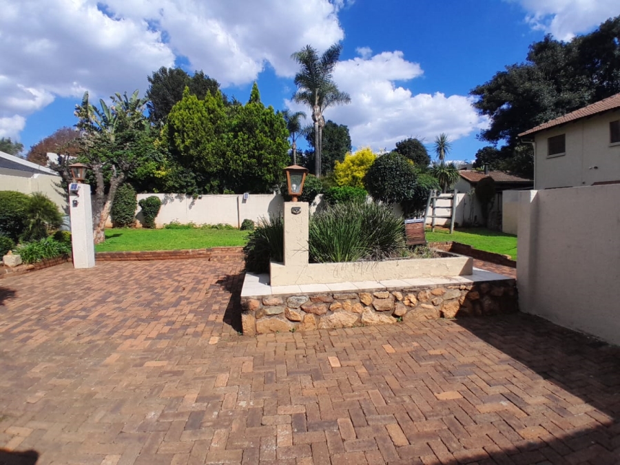 10 Bedroom Property for Sale in Bedfordview Gauteng