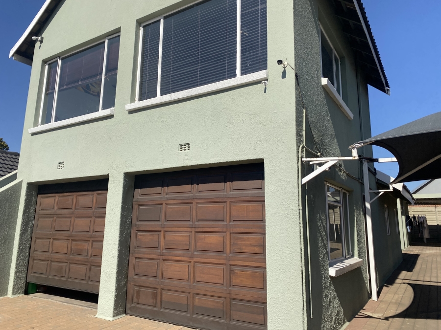 To Let 4 Bedroom Property for Rent in General Albertspark Gauteng