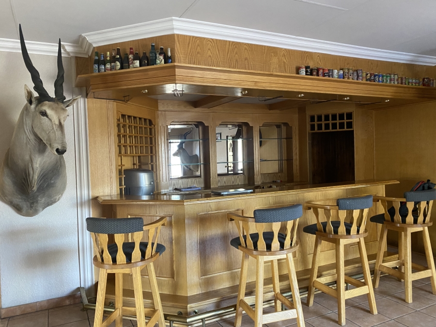 To Let 4 Bedroom Property for Rent in General Albertspark Gauteng