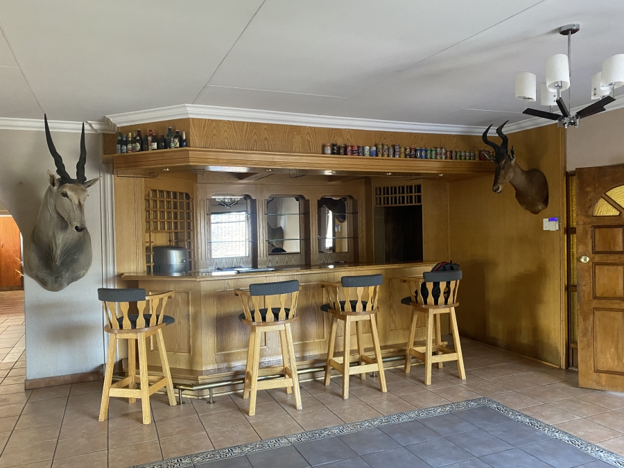 To Let 4 Bedroom Property for Rent in General Albertspark Gauteng