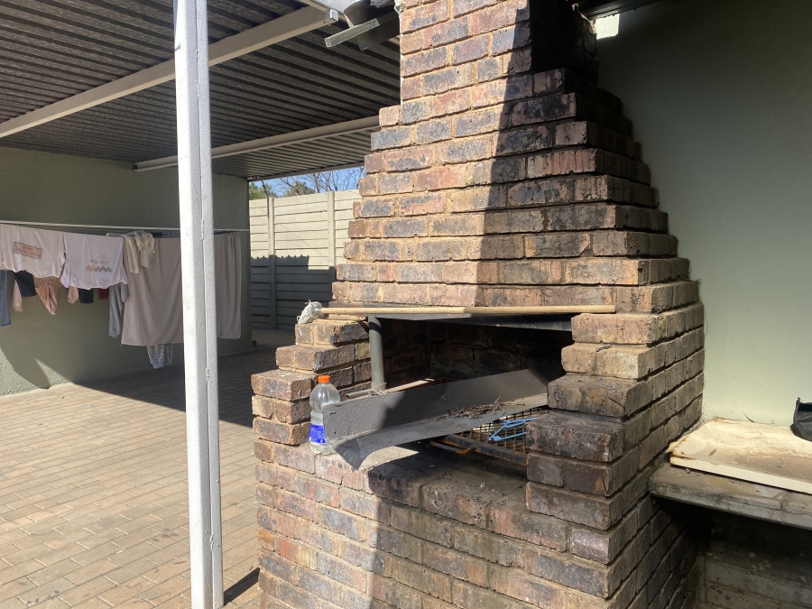 To Let 4 Bedroom Property for Rent in General Albertspark Gauteng