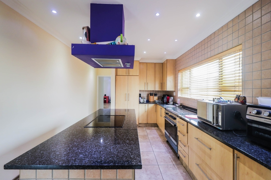 To Let 4 Bedroom Property for Rent in Linmeyer Gauteng