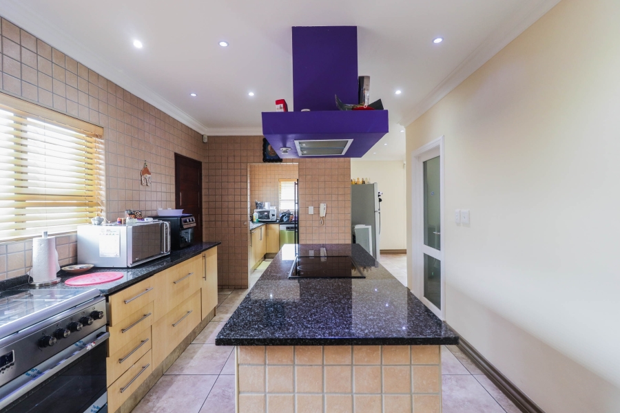 To Let 4 Bedroom Property for Rent in Linmeyer Gauteng