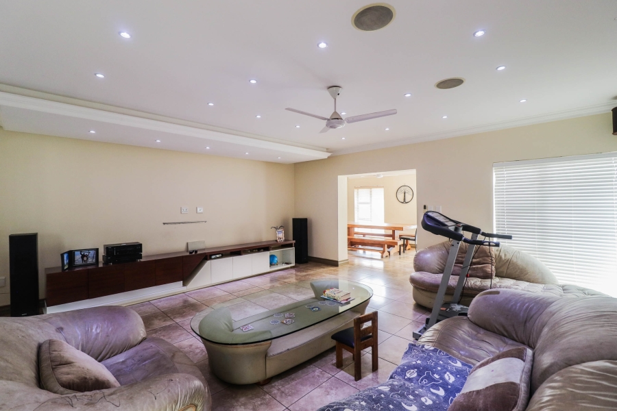 To Let 4 Bedroom Property for Rent in Linmeyer Gauteng