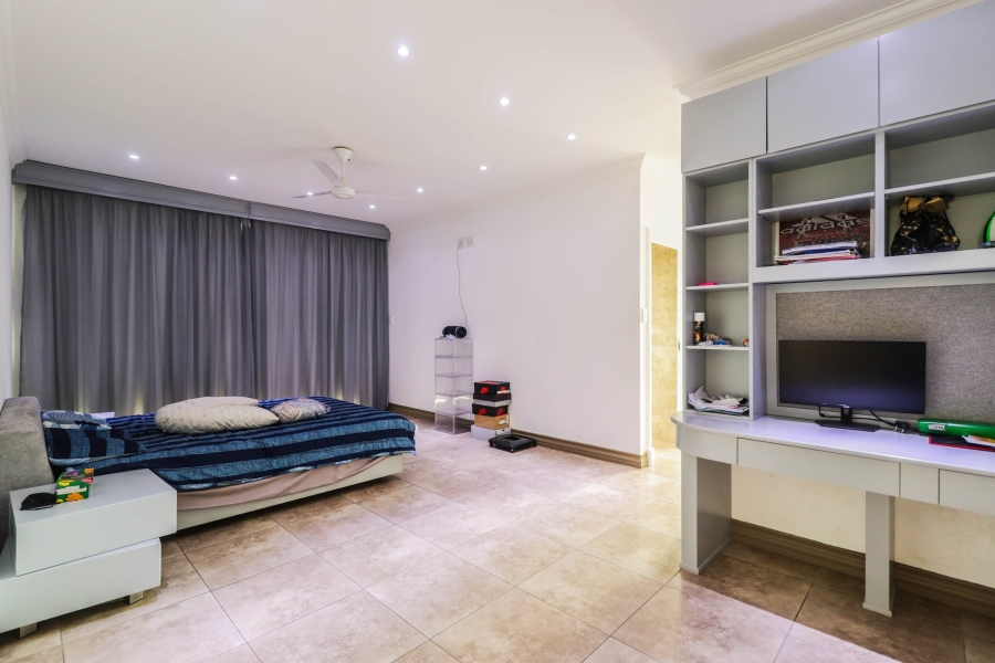 To Let 4 Bedroom Property for Rent in Linmeyer Gauteng