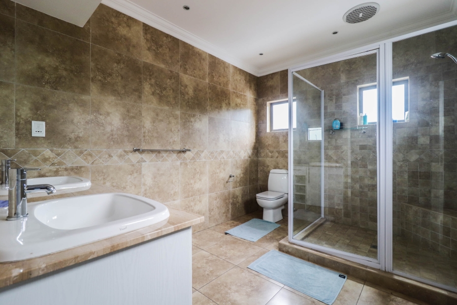 To Let 4 Bedroom Property for Rent in Linmeyer Gauteng
