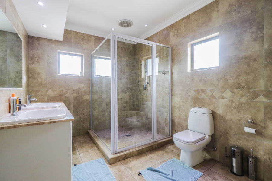 To Let 4 Bedroom Property for Rent in Linmeyer Gauteng