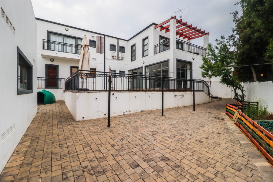 To Let 4 Bedroom Property for Rent in Linmeyer Gauteng