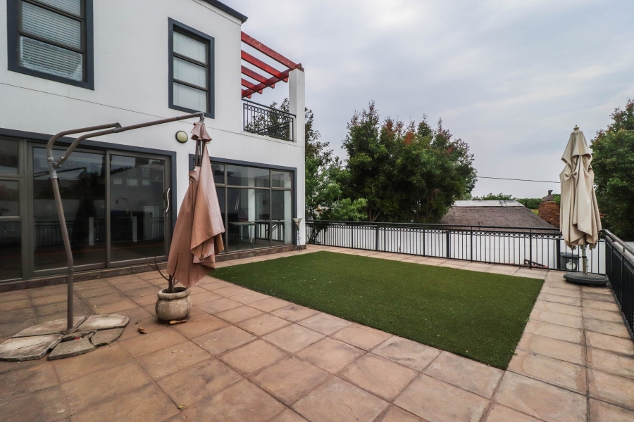 To Let 4 Bedroom Property for Rent in Linmeyer Gauteng