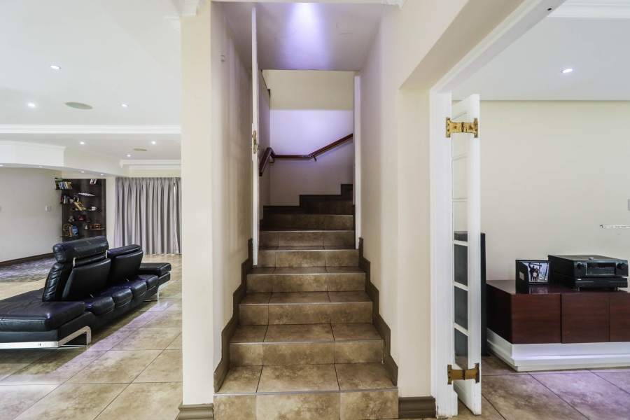 To Let 4 Bedroom Property for Rent in Linmeyer Gauteng