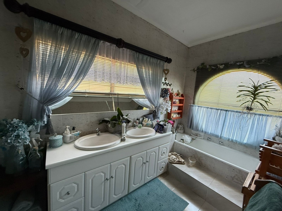 3 Bedroom Property for Sale in Moreleta Park Gauteng