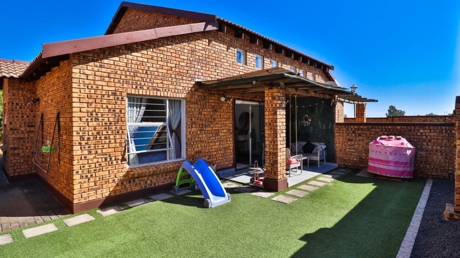 2 Bedroom Property for Sale in Honeypark Gauteng