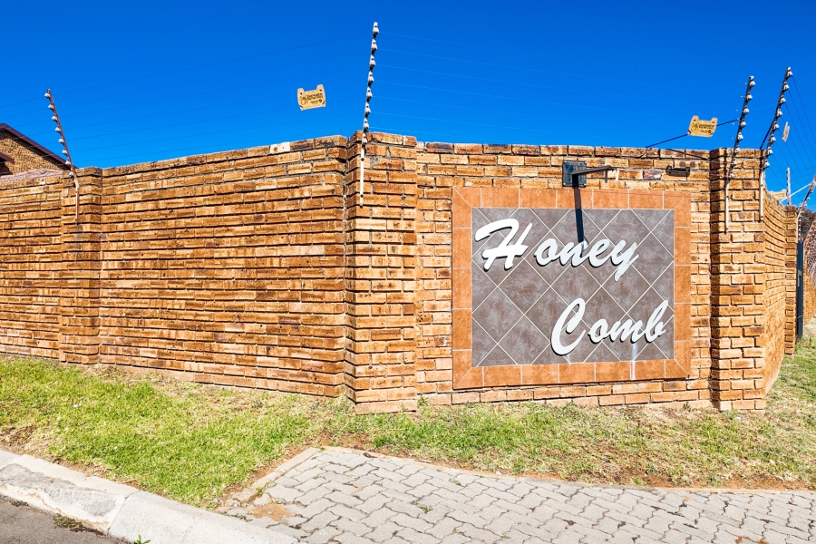 2 Bedroom Property for Sale in Honeypark Gauteng