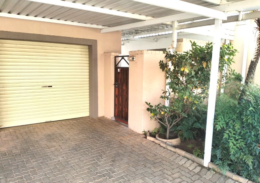 2 Bedroom Property for Sale in Sinoville Gauteng